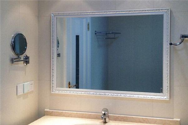 镜子可以对着卫生间门吗?